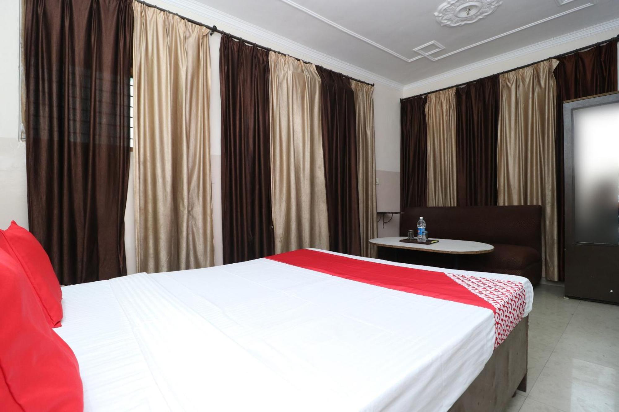 Hotel O Ashoka Residency Chandīgarh Exteriör bild